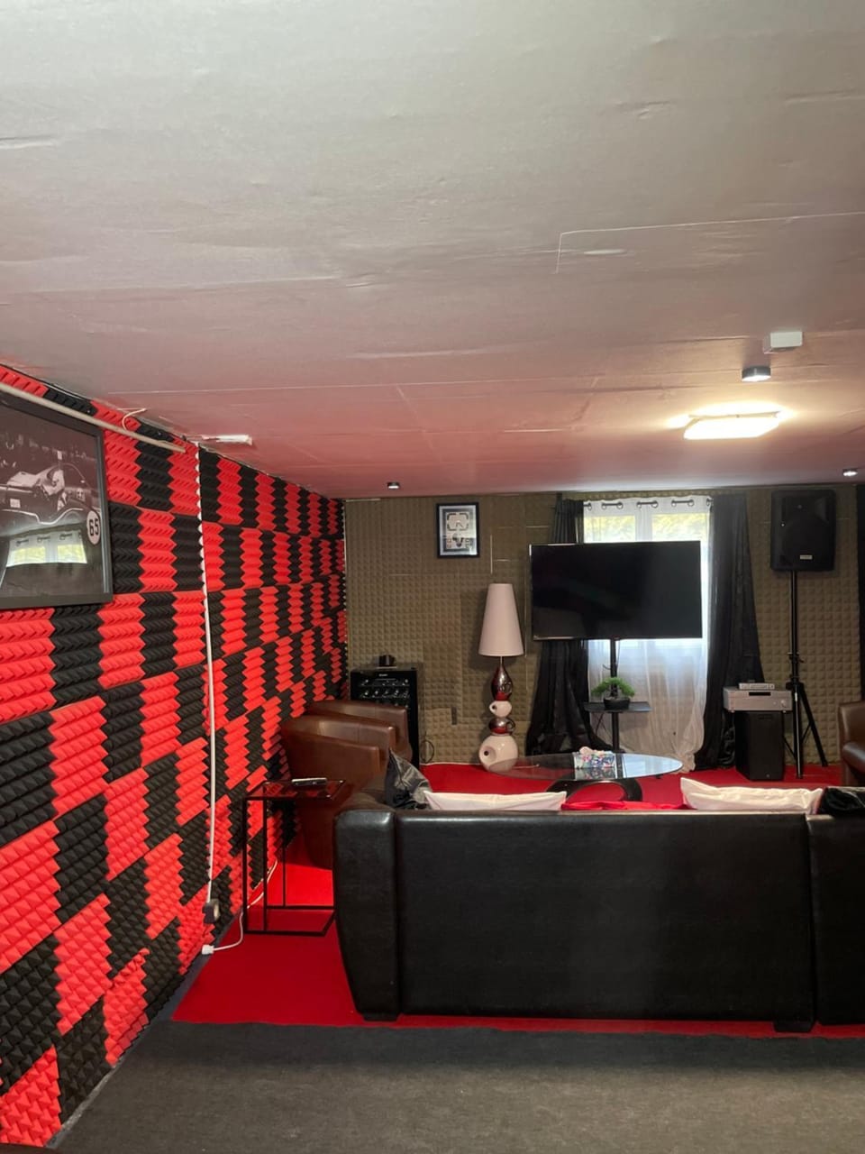 TV and multimedia, Seating area