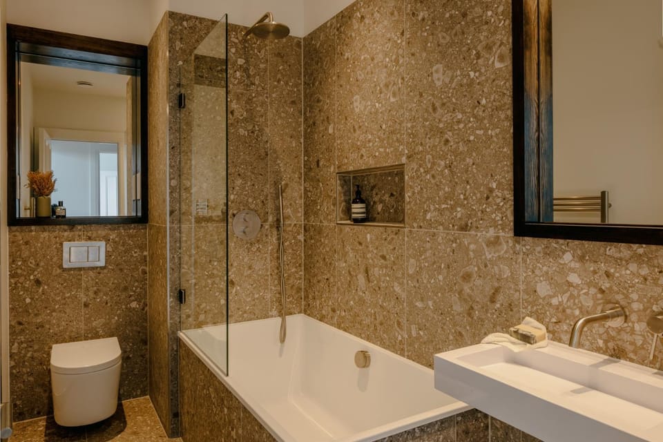 Toilet, Bathroom, Bath