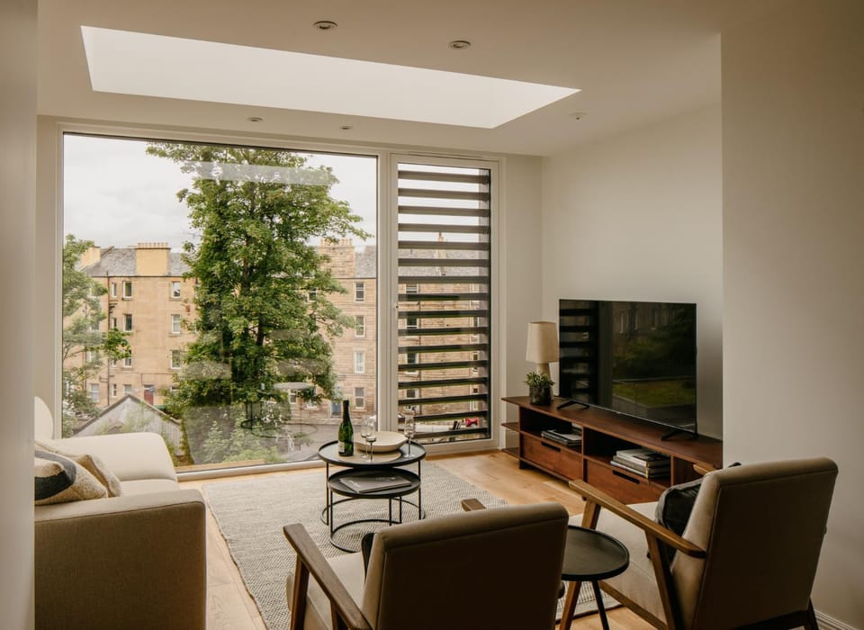 Property building, TV and multimedia, Living room, Seating area
