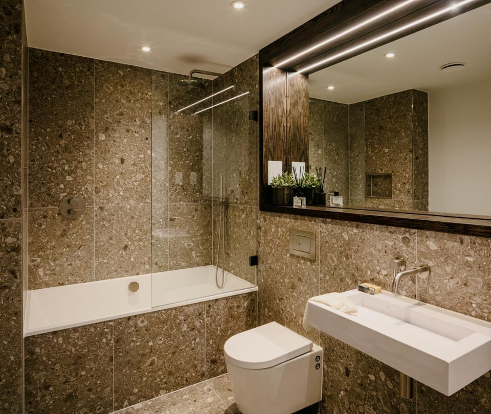 Shower, Toilet, Bathroom, Bath