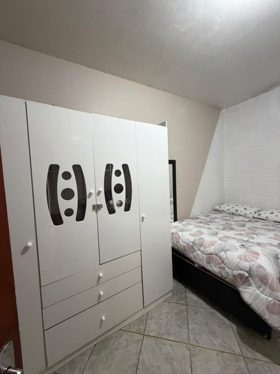 Bedroom, towels