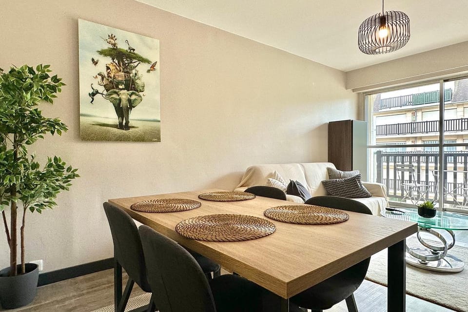 Apartment with balcony in the heart of Deauville Apartment in Deauville