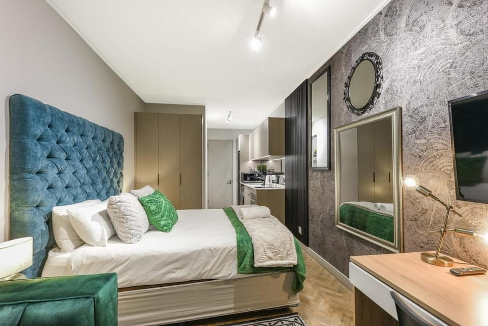 Bed, Kitchen or kitchenette, Bedroom, wardrobe