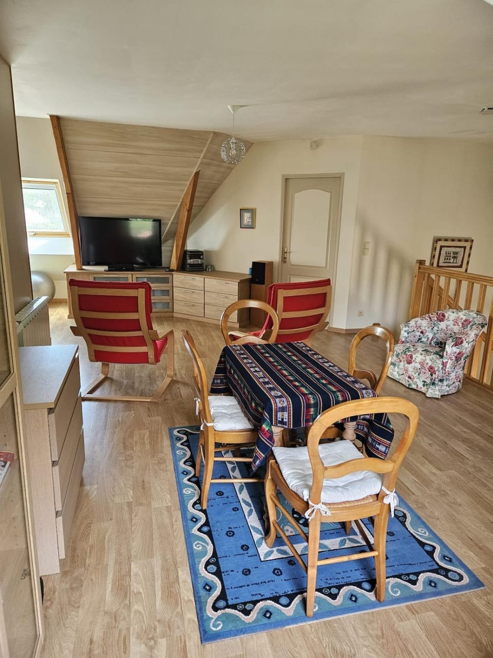Location 2 chambres 1 grande mezzanine 1 salle de bain pour 4 personnes Bed and Breakfast in Pays de la Loire