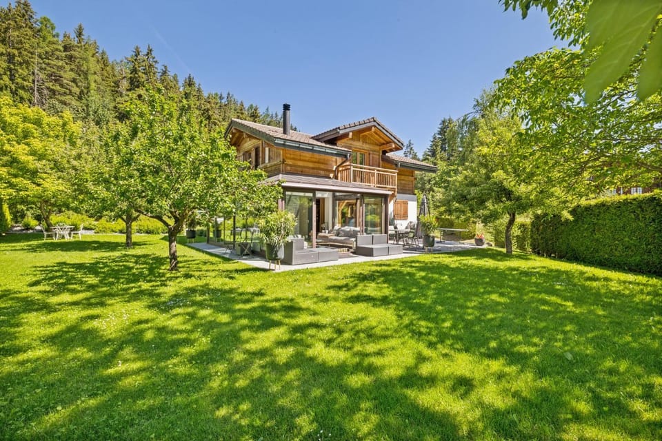 Property building, Day, Natural landscape, Garden