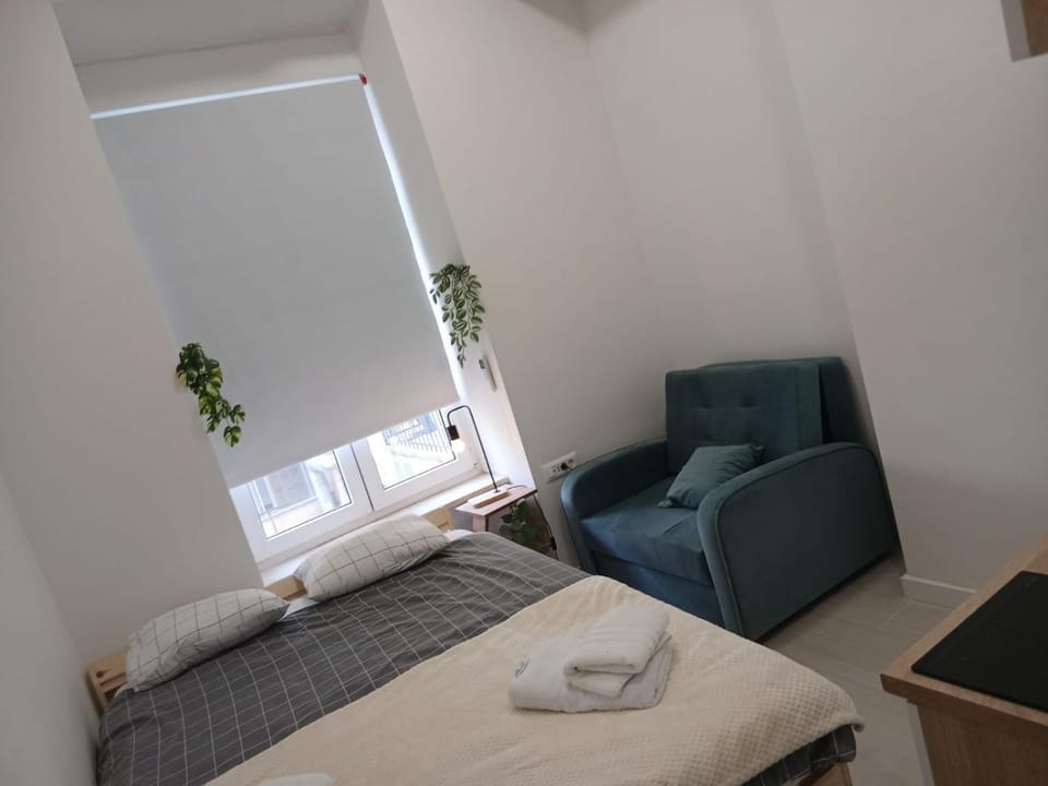 Small Studio w Detached Private Bathroom Apartment in City of Zagreb