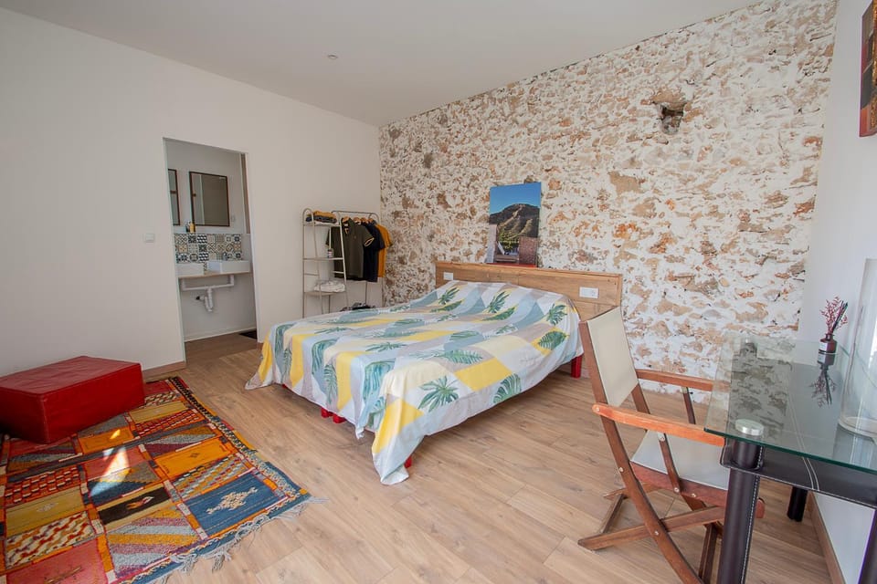 Bed, TV and multimedia, Kitchen or kitchenette, Photo of the whole room, Dining area, Bedroom, minibar, oven, pet friendly