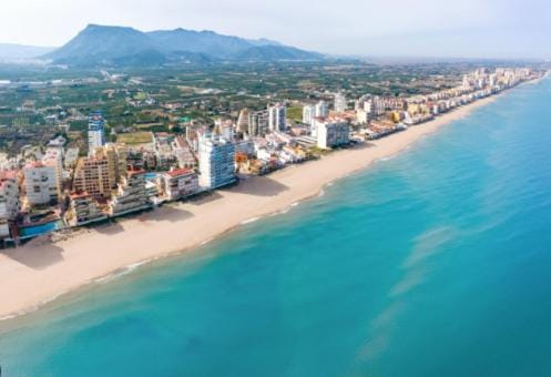 Nearby landmark, Day, Natural landscape, Bird's eye view, Beach, City view, Mountain view, Sea view
