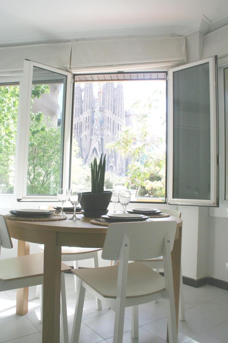 Dining area, City view, Landmark view