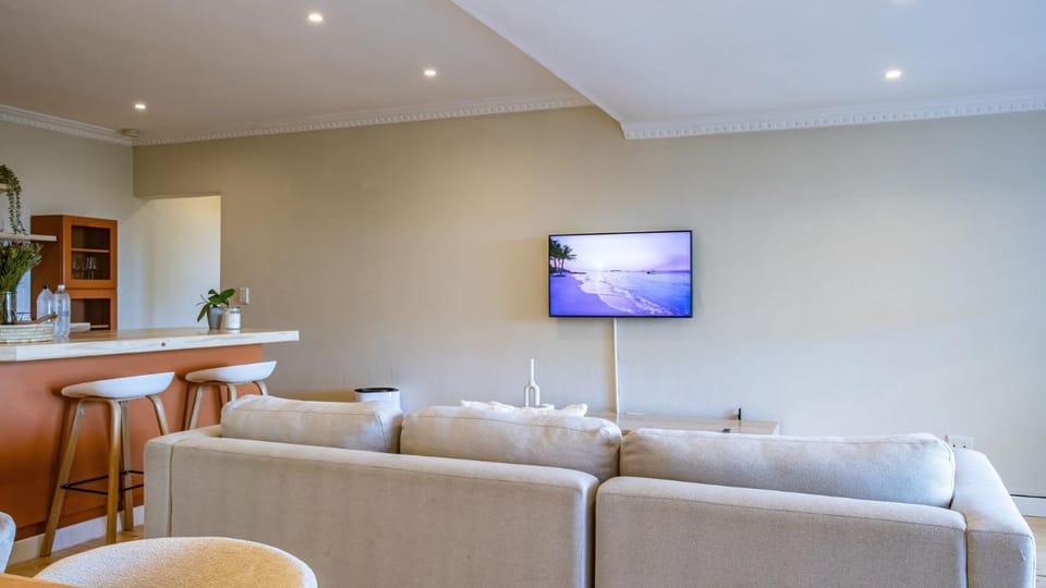 Peaceful 2BR in Noordhoek Modern Coastal Escape-Palmcove Stay Apartment in Cape Town