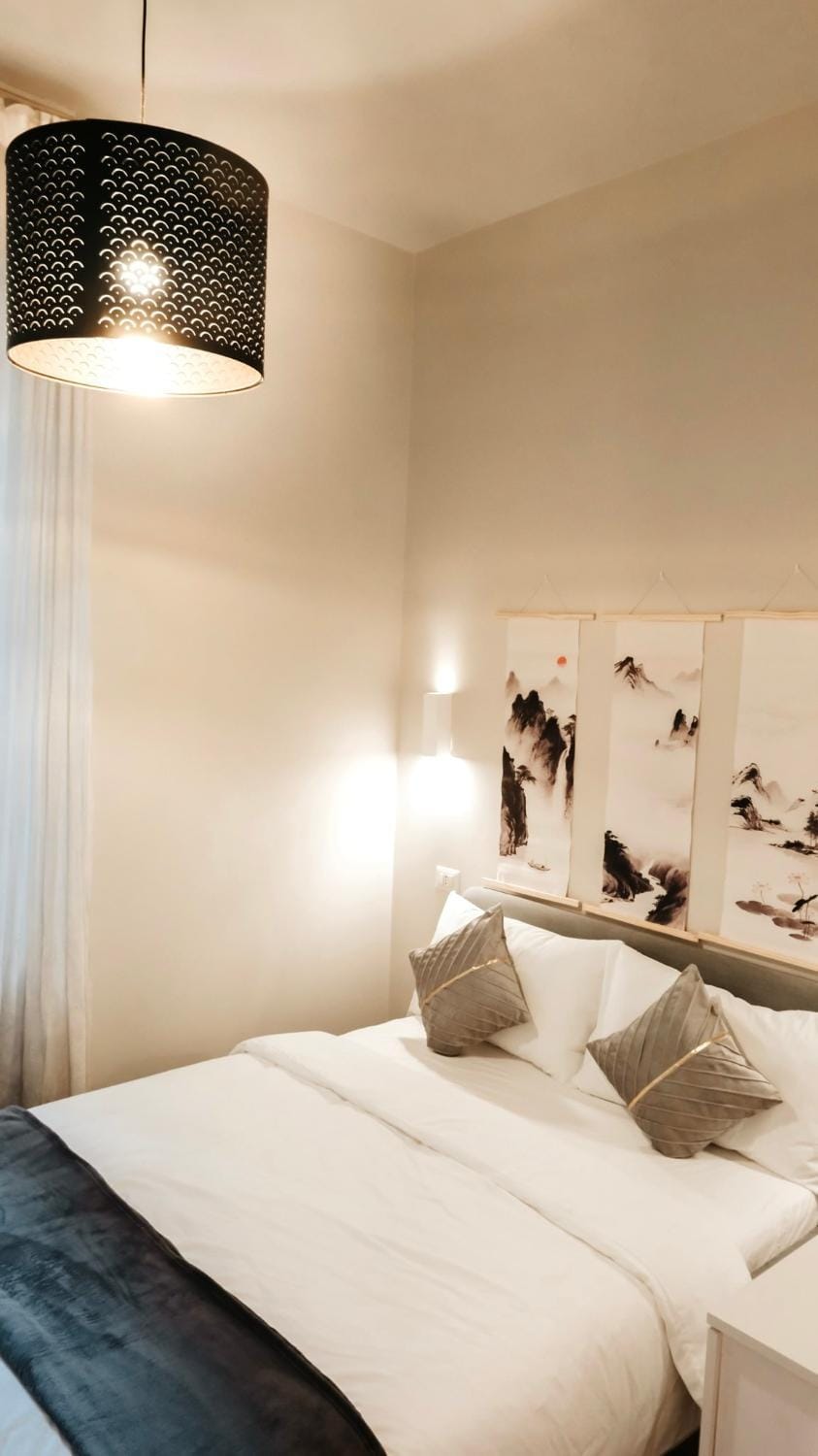 Zen Suite- Next to Metro - 10 min Centrale FS - Direct Duomo, Fiera Apartment in Milan