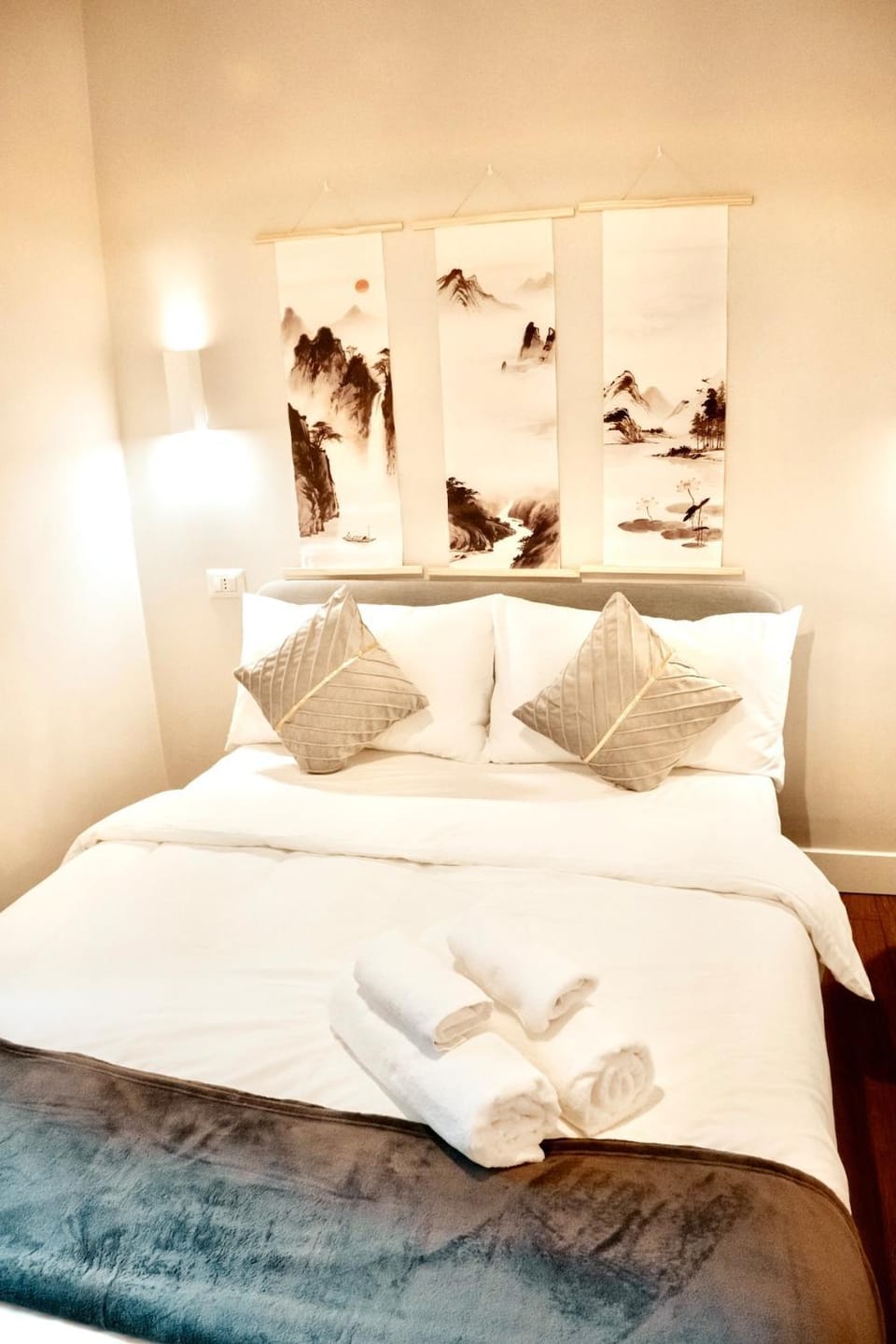 Zen Suite- Next to Metro - 10 min Centrale FS - Direct Duomo, Fiera Apartment in Milan