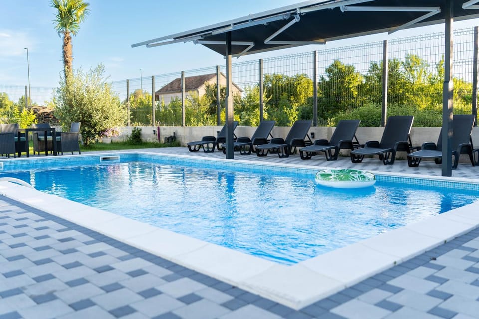 Garden, Swimming pool