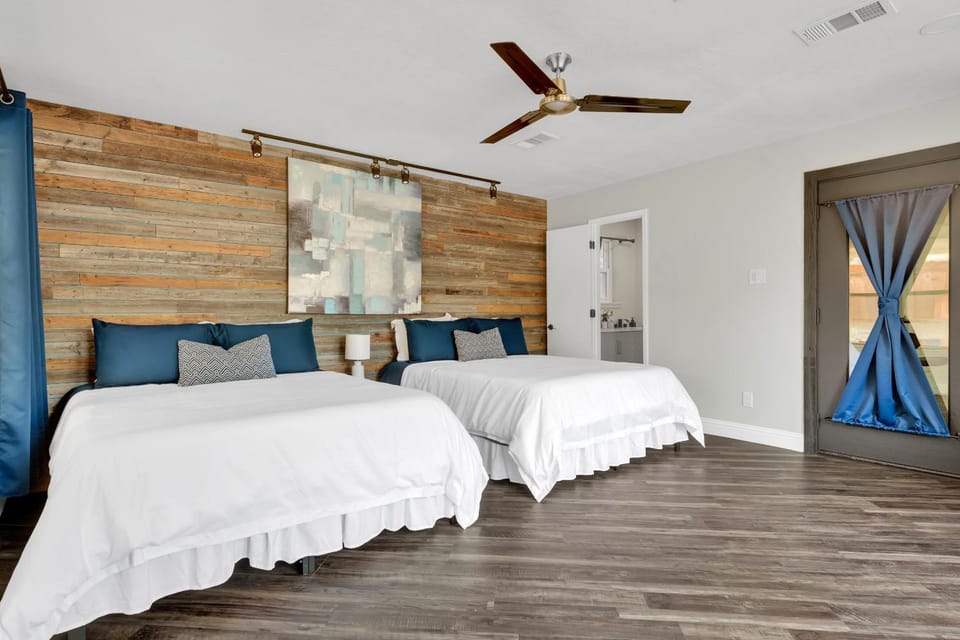 Spacious Home Sleeps 20 with Heated Pool HotTub by Stockyards DFW House in North Richland Hills