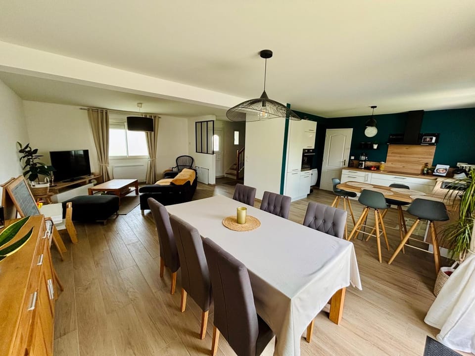 House - 24H Le Mans - Circuit 8 min Villa in Le Mans