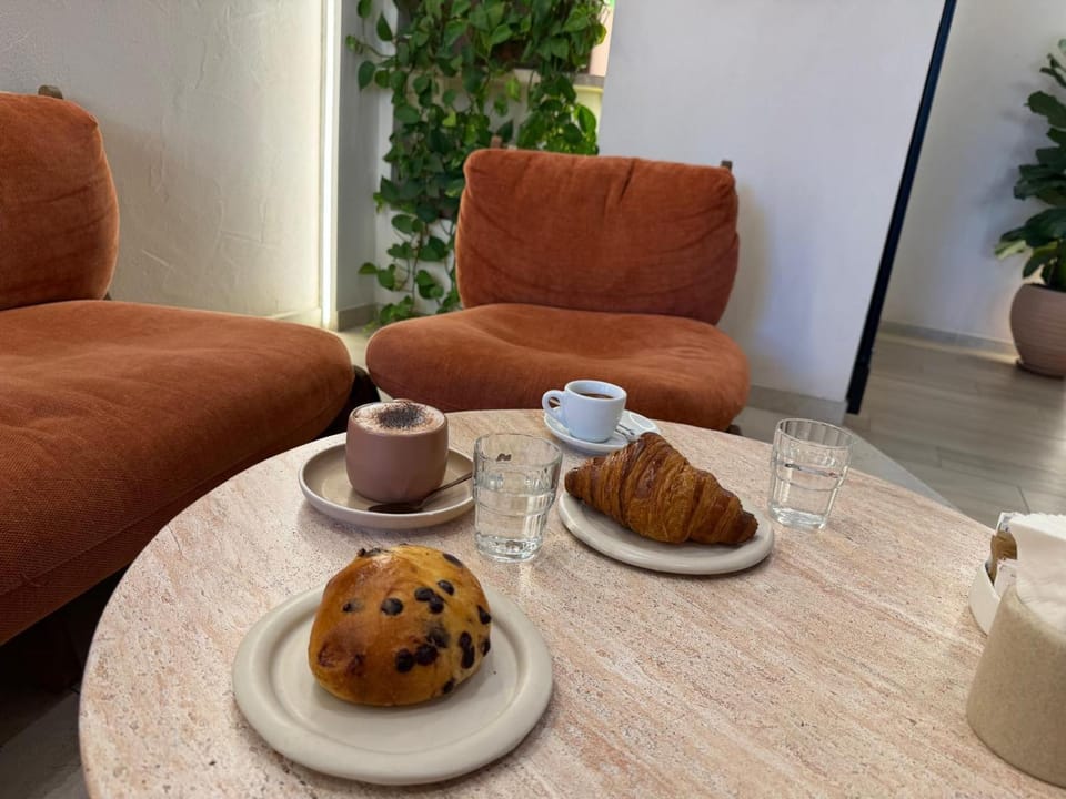 Breakfast, Internal: Not applicable to any particular room
