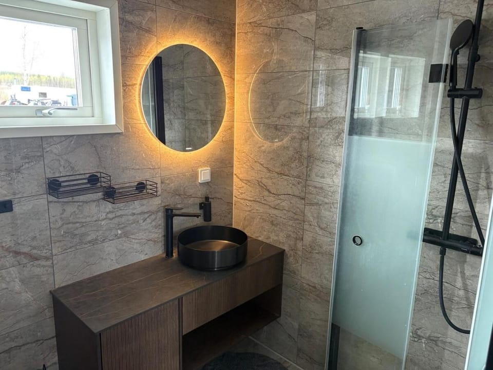 Guestly Homes - 4BR Modern Villa in Luleå Villa in Norrbotten County, Sweden