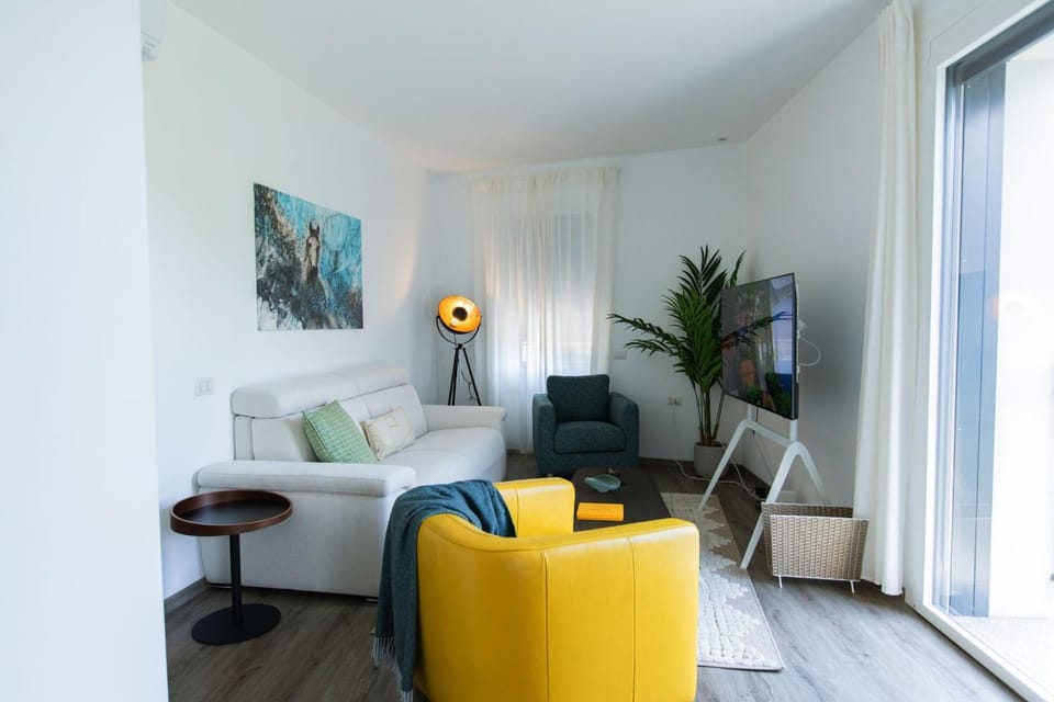 The Heaven Como Lake View Apartments By Icon7 Luxu Apartment in Como