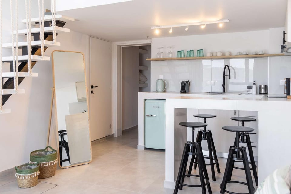 Akti Waterfront Modern lofts - Aegean Apartment in Milos