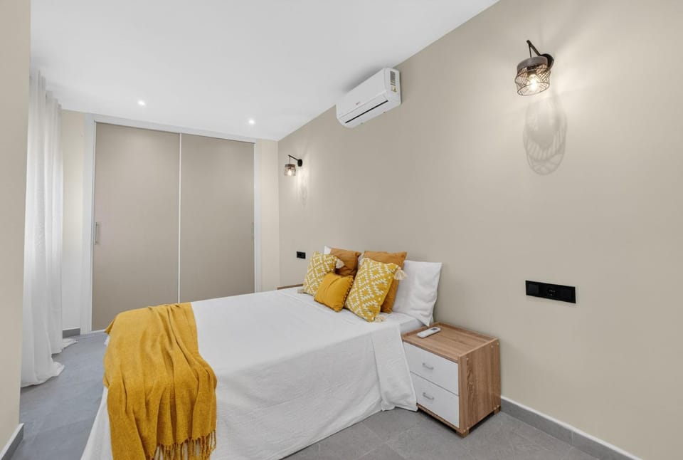 Bed, Bedroom
