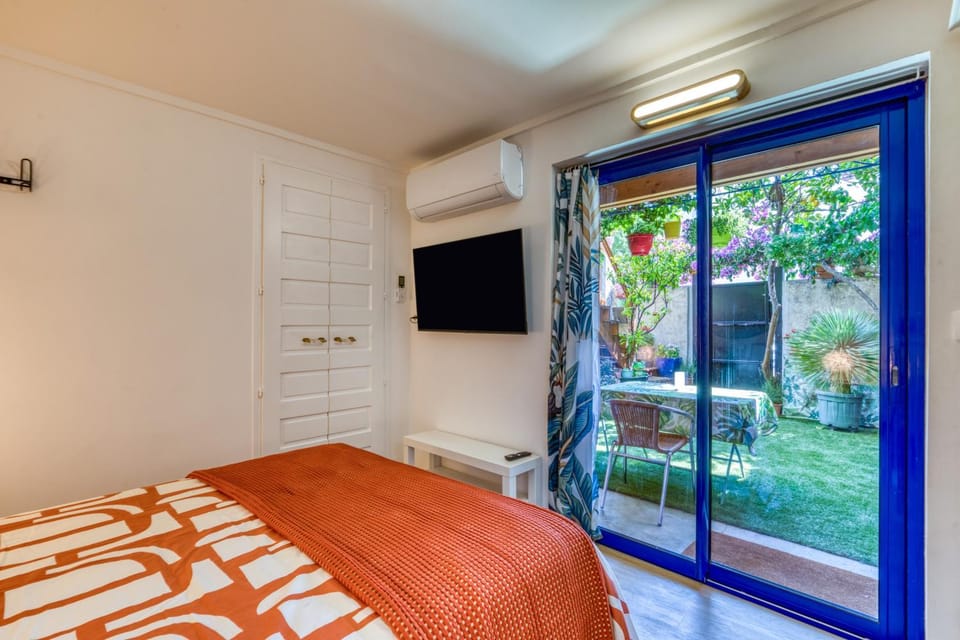 Chambre jardin Bed and Breakfast in Lunel