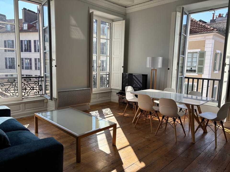 Élégant appartement centre ville Apartment in Pau