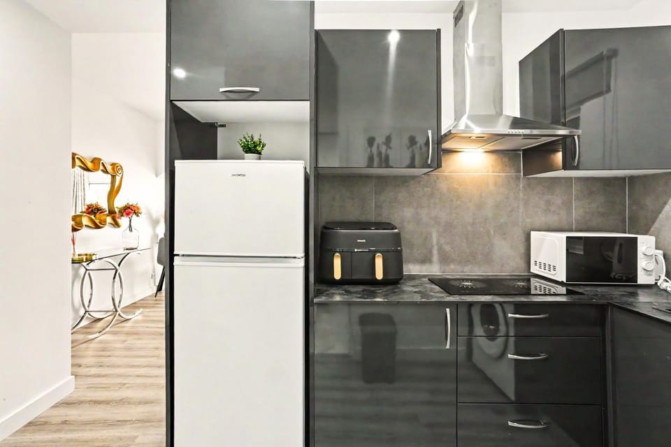Kitchen or kitchenette, Living room