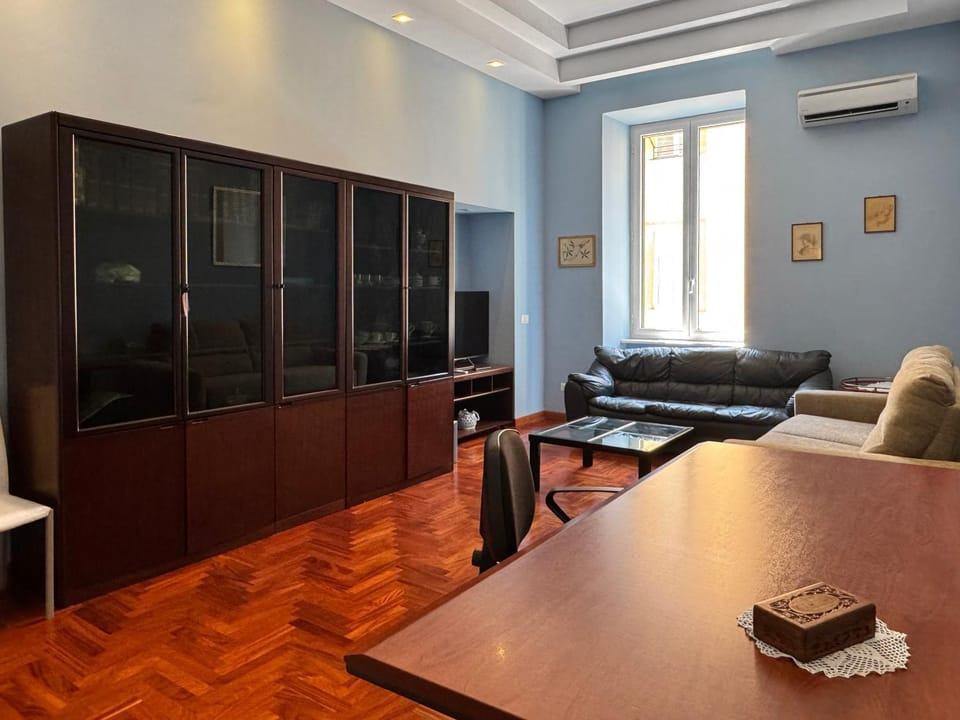 Communal lounge/ TV room, Living room