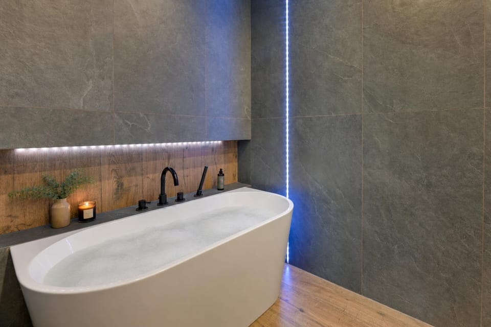 Bathroom, Bath