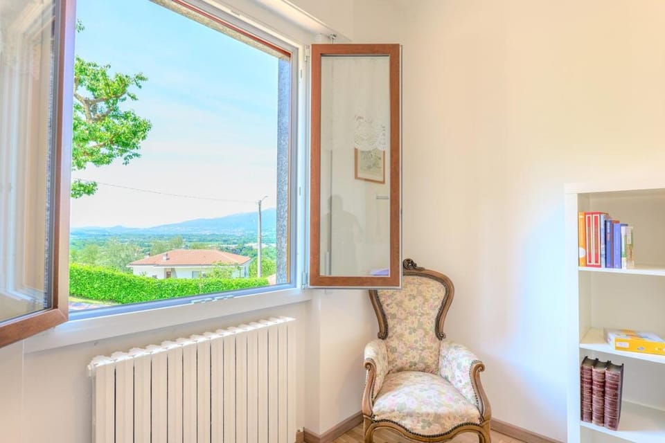 Villa with garden relaxation, Parking, Wi-Fi, in Oggiono Apartment in Province of Lecco