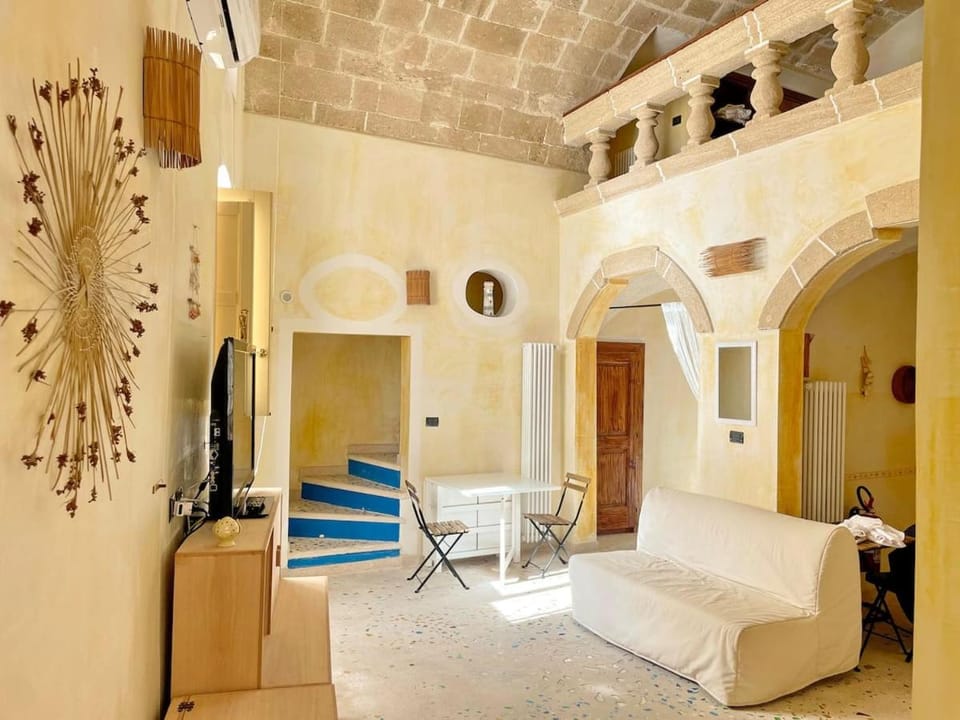 Communal lounge/ TV room, TV and multimedia, Living room, Photo of the whole room, Evening entertainment, air conditioner