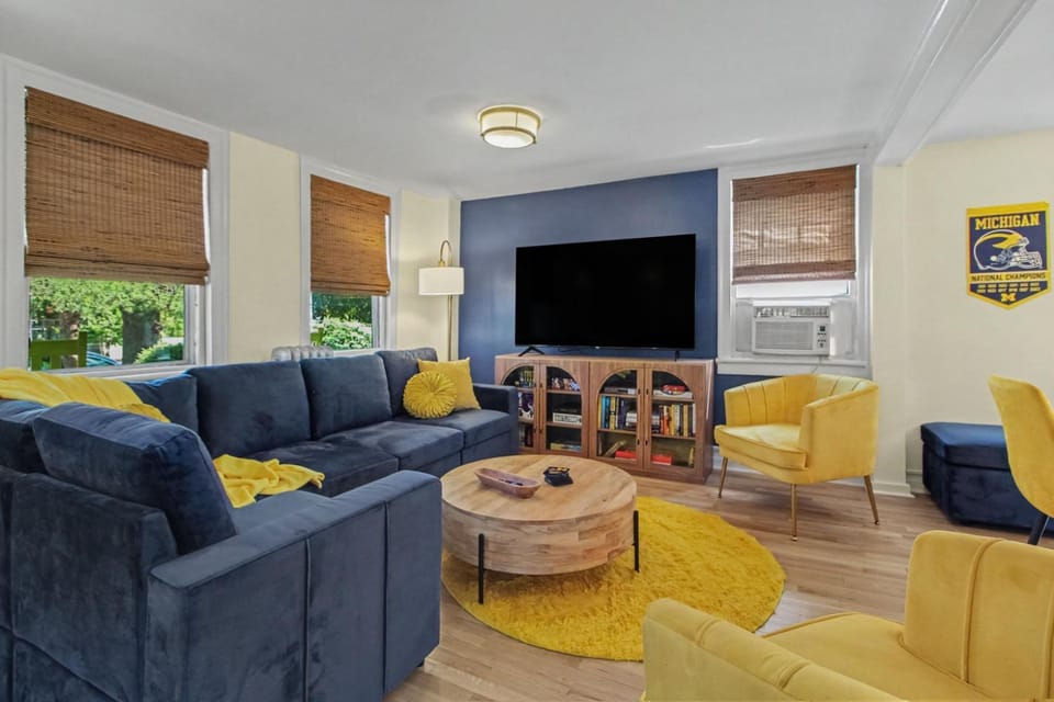 #1 Location I 12 Mile to Stadium I 13 Mile to Downtown I GO BLUE House in Ann Arbor
