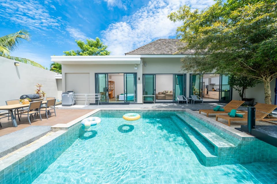 BangTao Pool villa, high-end minimalist style, private pool, courtyard, within walking distance to EDC Villa in Choeng Thale