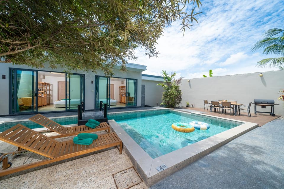 BangTao Pool villa, high-end minimalist style, private pool, courtyard, within walking distance to EDC Villa in Choeng Thale