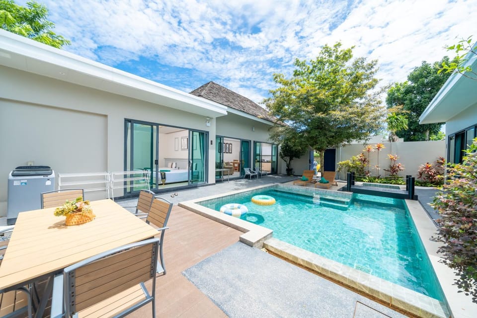 BangTao Pool villa, high-end minimalist style, private pool, courtyard, within walking distance to EDC Villa in Choeng Thale