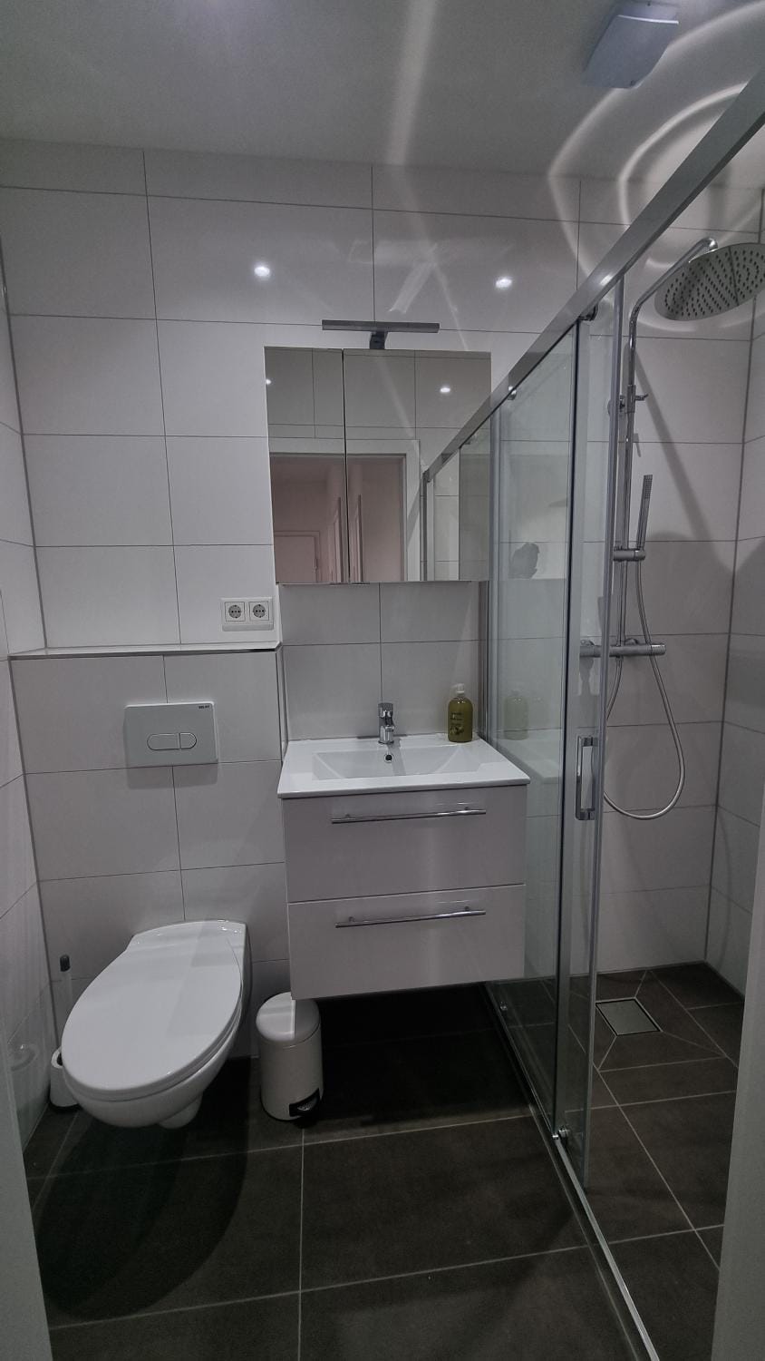 Shower, Toilet, Bathroom