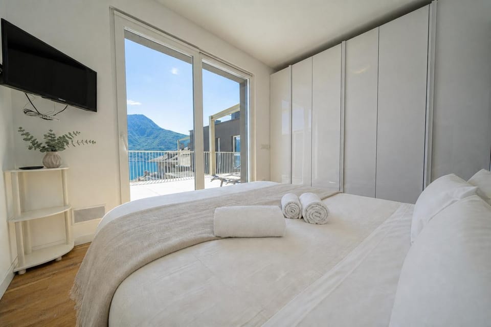 Property building, Living room, Bedroom