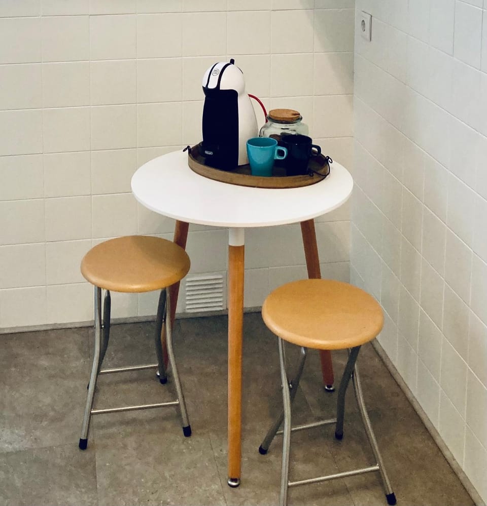 Coffee/tea facilities, kitchen