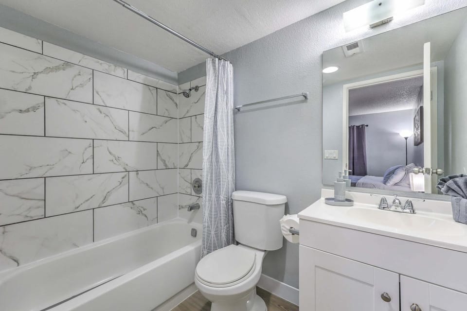 Relax in Comfort! Sleeps 6! House in Las Vegas