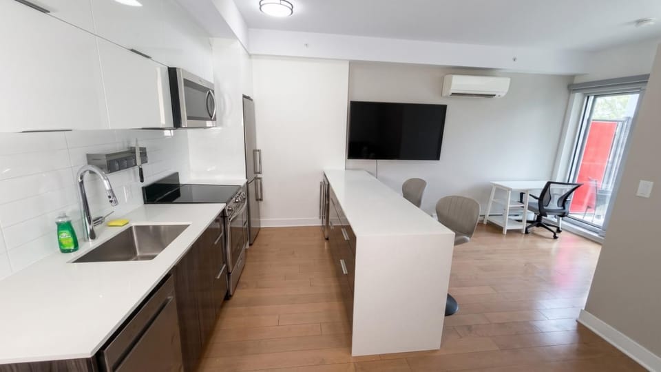 Saint Laurent 407 Apartment in Laval