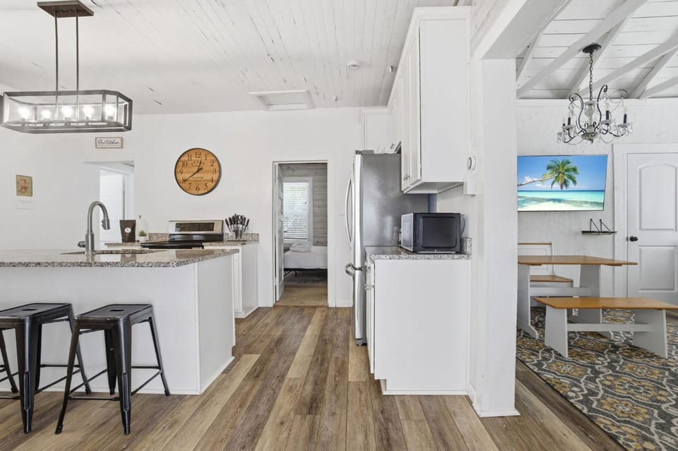 Oak Canopy Escape - St Augustine Heated Pool House in Saint Augustine