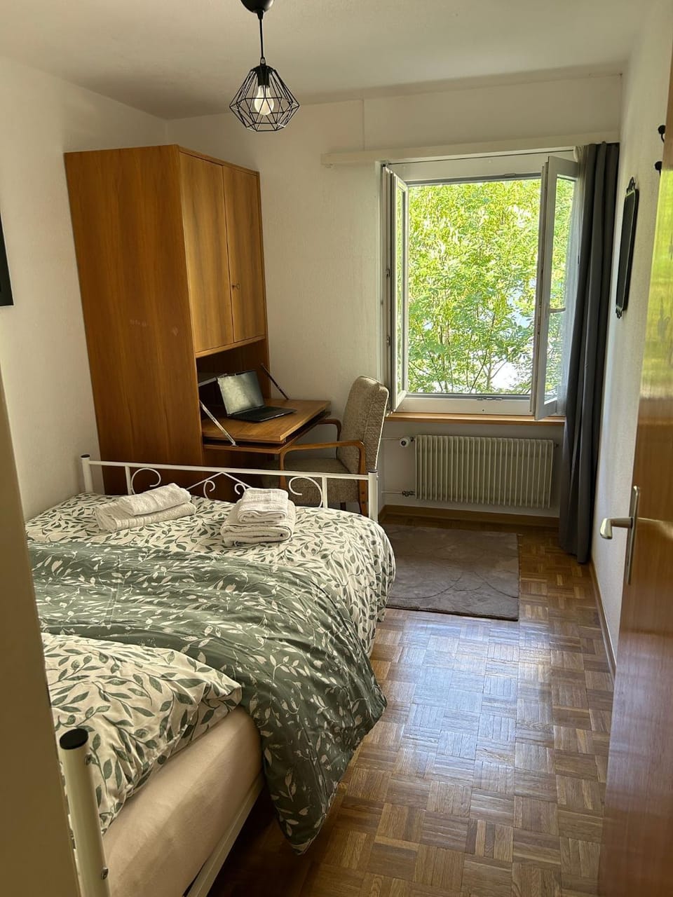 Photo of the whole room, Seating area, Bedroom, internet