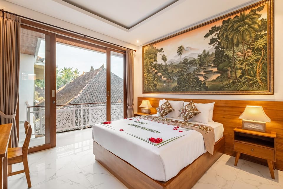 Bed, Photo of the whole room, Seating area, Bedroom, towels