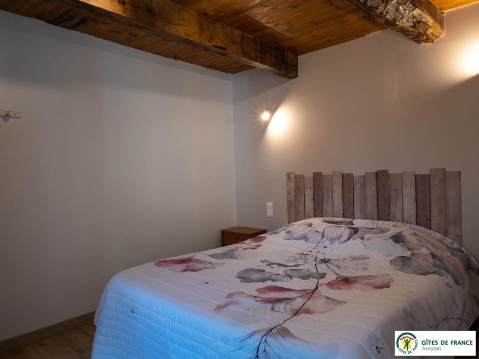 Gîte Le Cayrou House in Occitanie