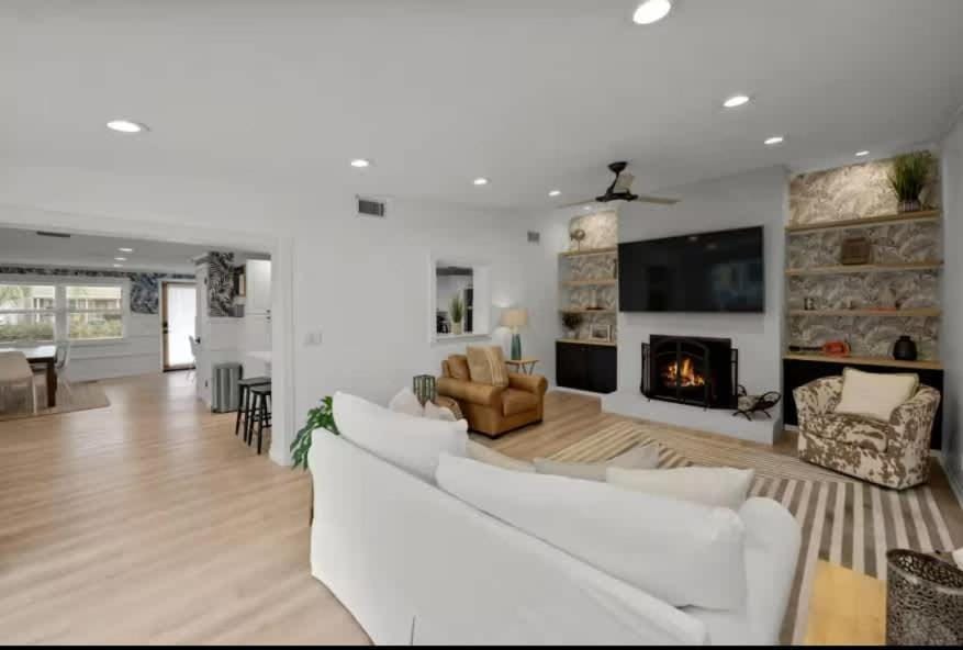 The Breezy Bungalow - Team Joseph Ellen House in Jacksonville Beach