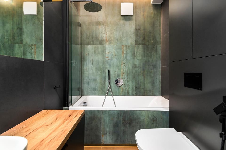 Bathroom, Bath