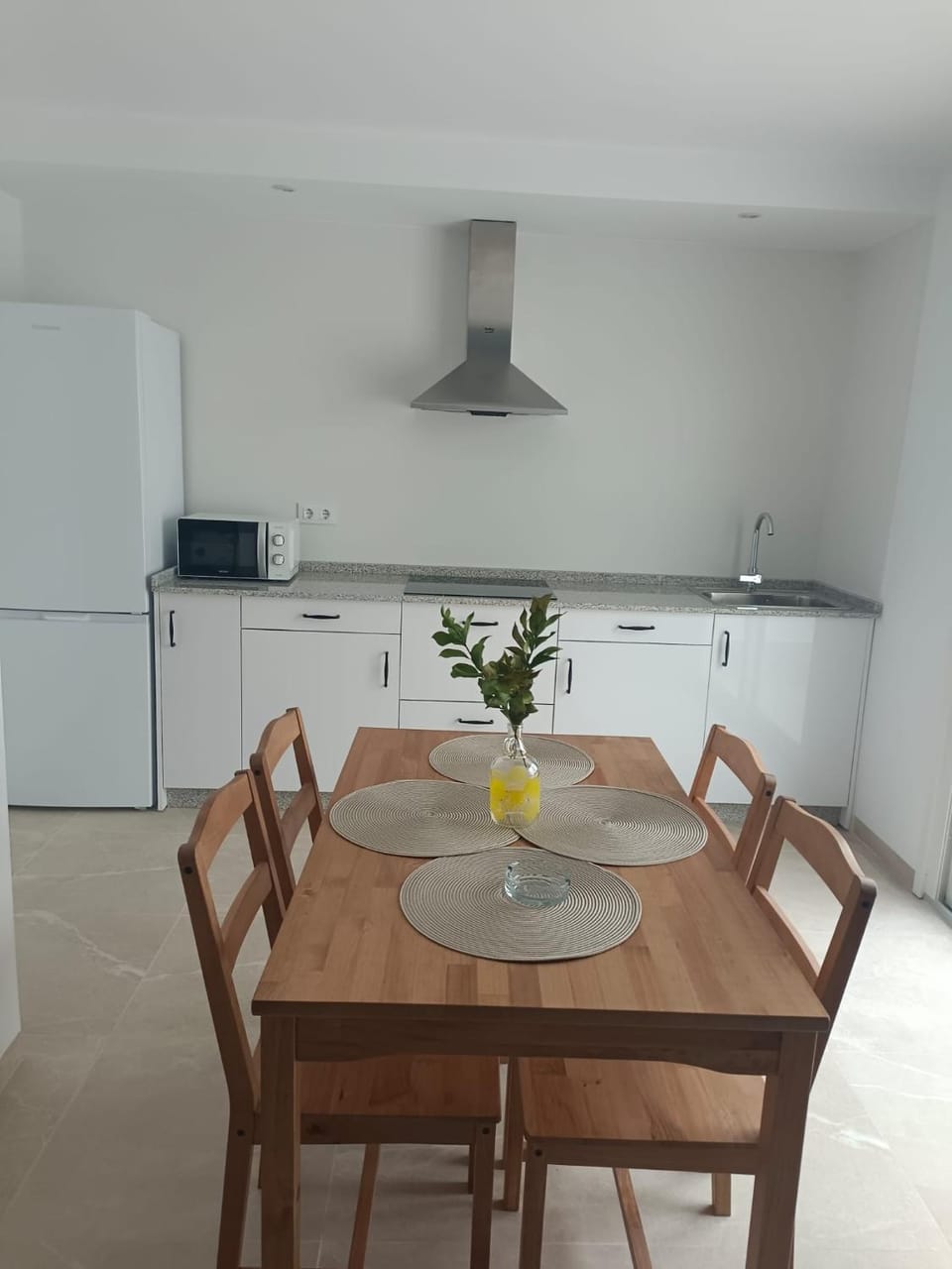 Dining area, kitchen