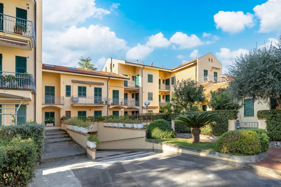 Hostdomus - Oasi Apartment free garage and pool Apartment in Borgio Verezzi