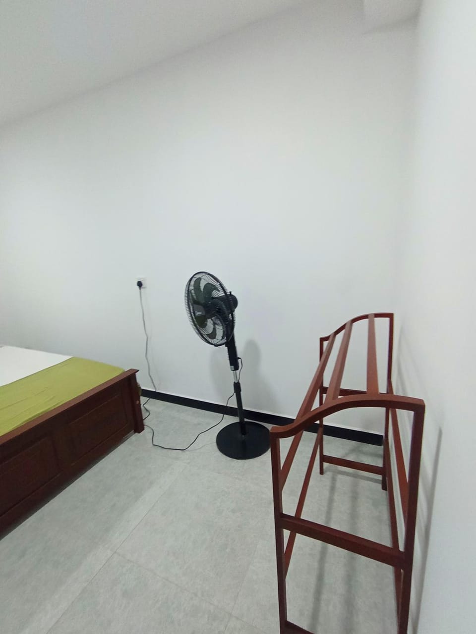 Vivyaana Lodge Budget Rooms Bed and Breakfast in Kamburugamuwa
