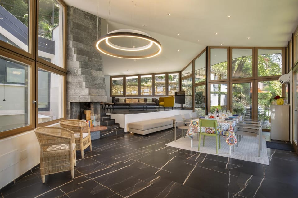 Communal lounge/ TV room, Living room
